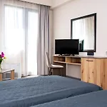 Orphey ホテル 4*