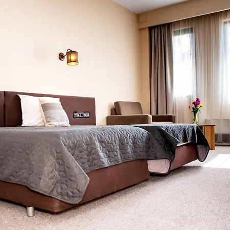 Orphey מלון בנסקו