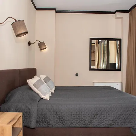 מלון Orphey בנסקו