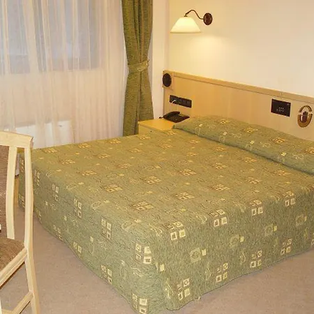 Отель Orphey 4*