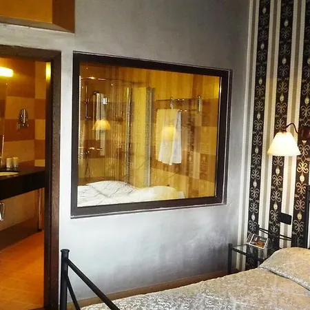 Orphey Otel